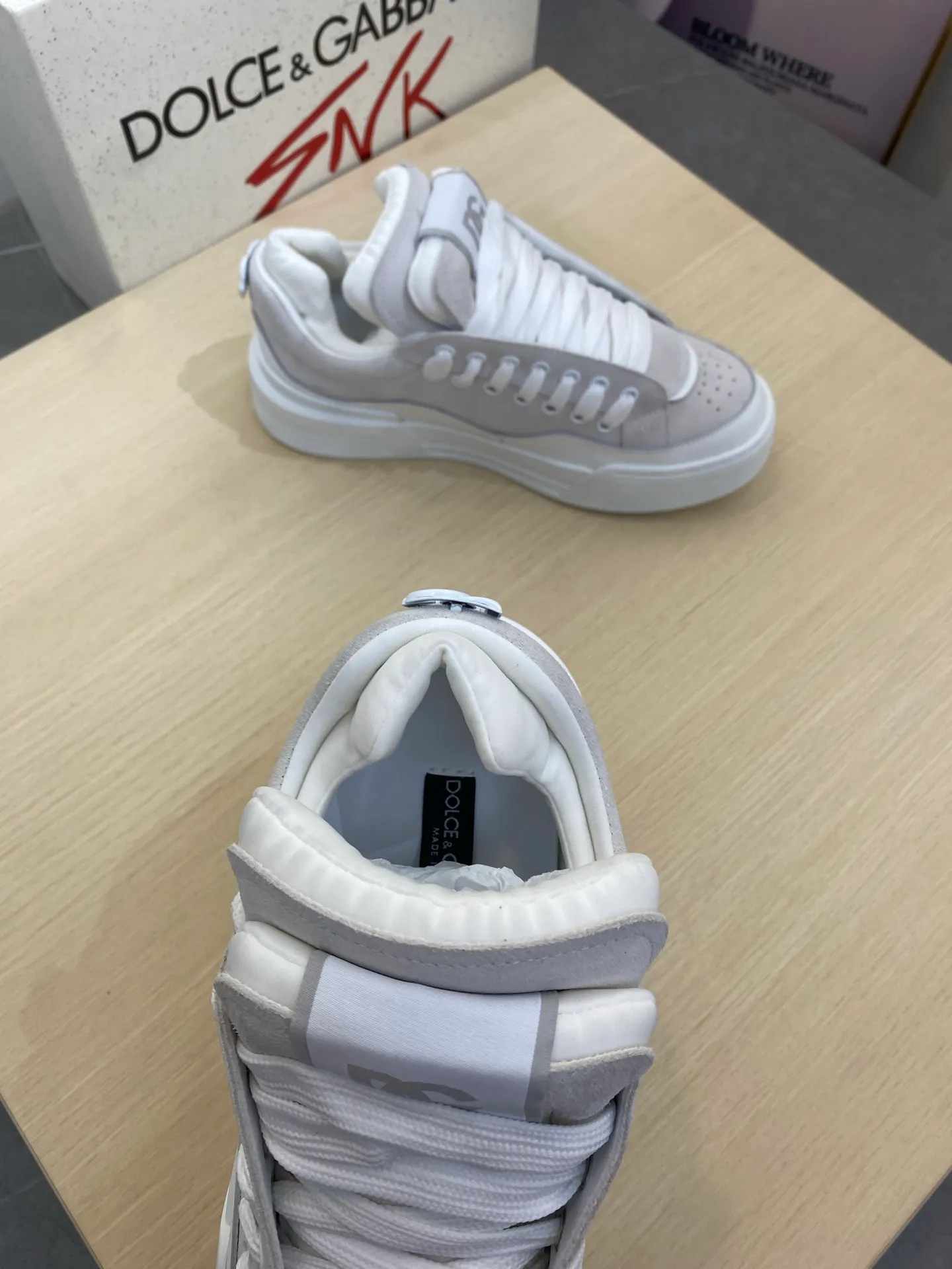 P740••New arrivals••Dolce&Gabbana••DG✔️High-end men's sports•casual shoes. Original goods from top counters. Original imported cowhide, multi-material splicing design ➕Imported cowhide lining, cowhide feet ➕Original TPR elastic outsole.  Size: 39-44 (38, 45 customized)